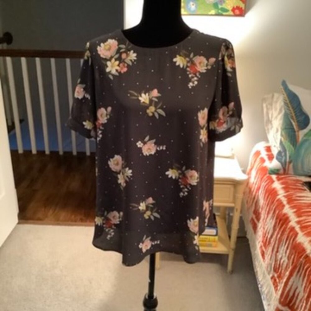 LOFT floral short sleeve blouse